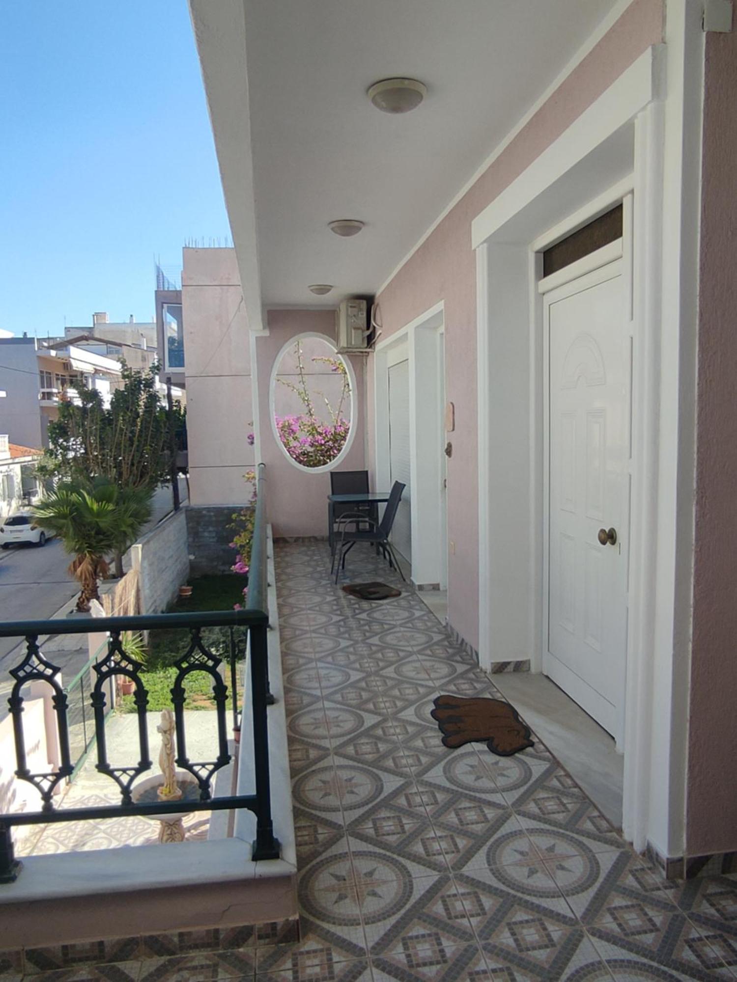 Spacious Apartment Corinth Exterior photo