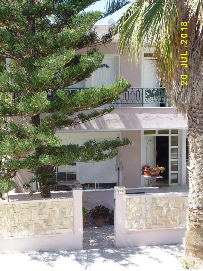 Spacious Apartment Corinth Exterior photo